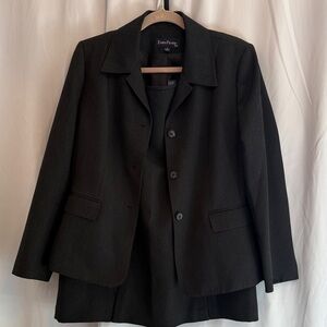 Evan Picone Women's Elegant Slate Gray Skirt Suit (Blazer and Skirt)